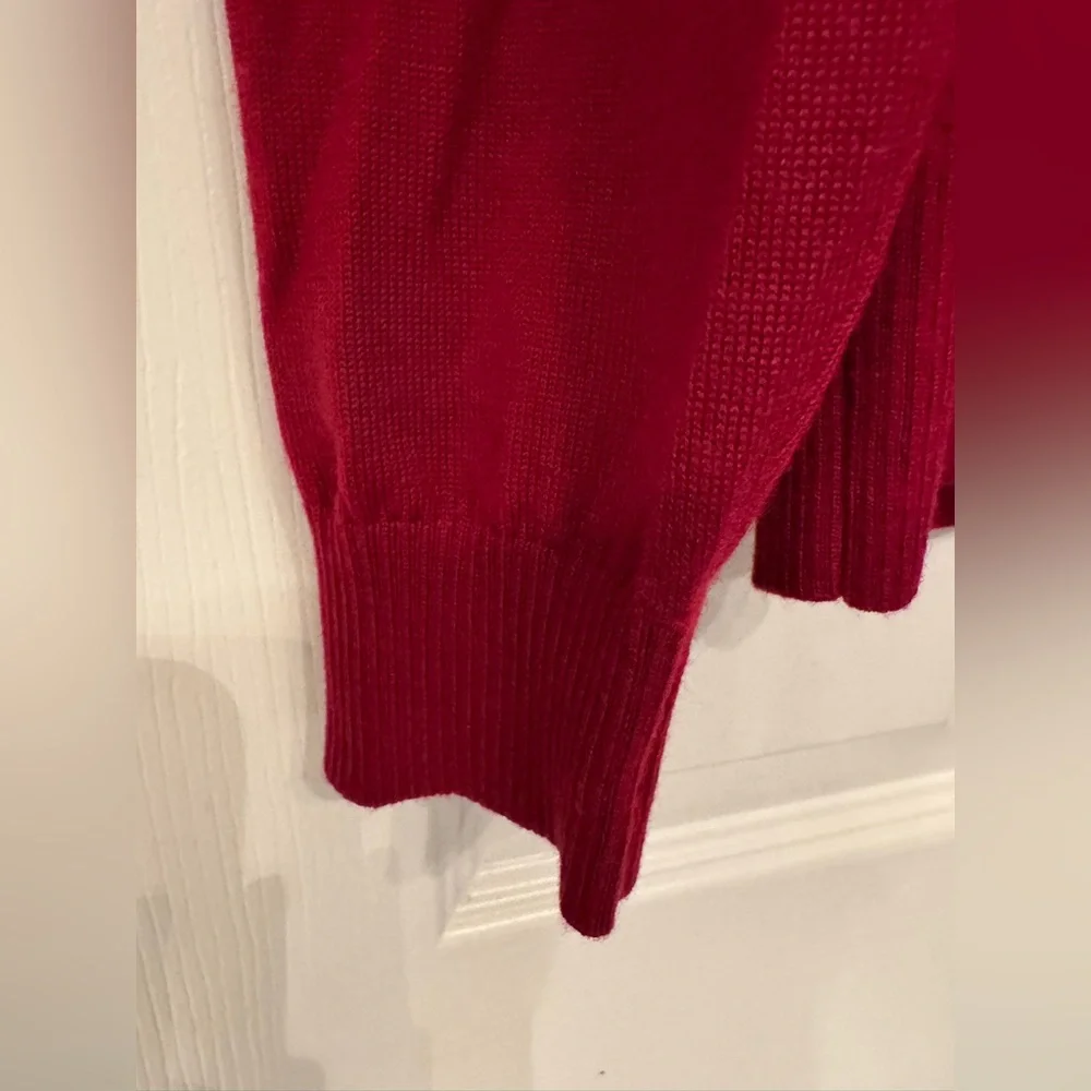 Rodd & Gunn Men’s Red 100% Extra Fine Merino Wool V-Neck Sweater Large